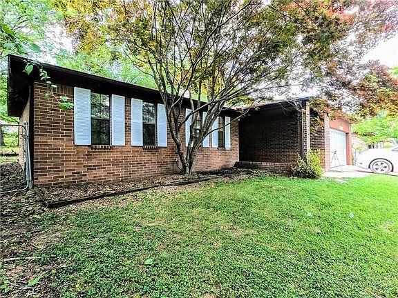 4th image of 2303 Willow St
