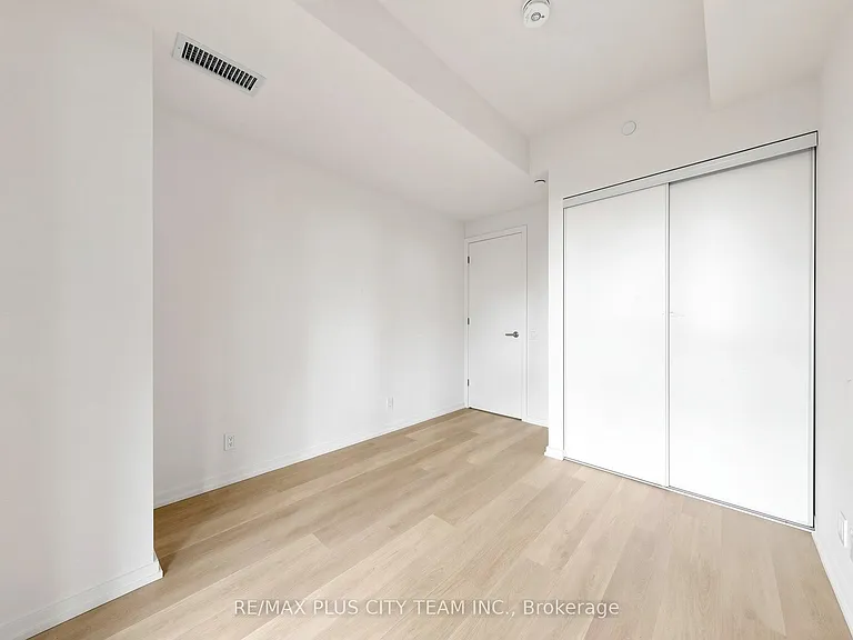109 Erskine Ave #509 — Photo 14