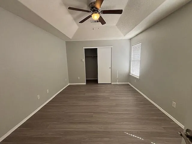 3 bed, 2.0 bath, 1438 sqft, $2,100 — Photo 4