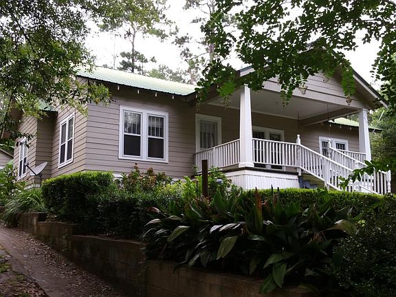 Front of house from driveway