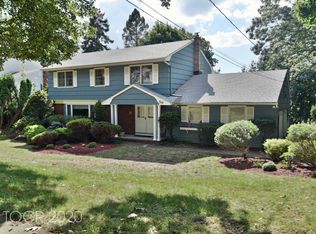 59 Hardwick Ln, Wayne, NJ 07470