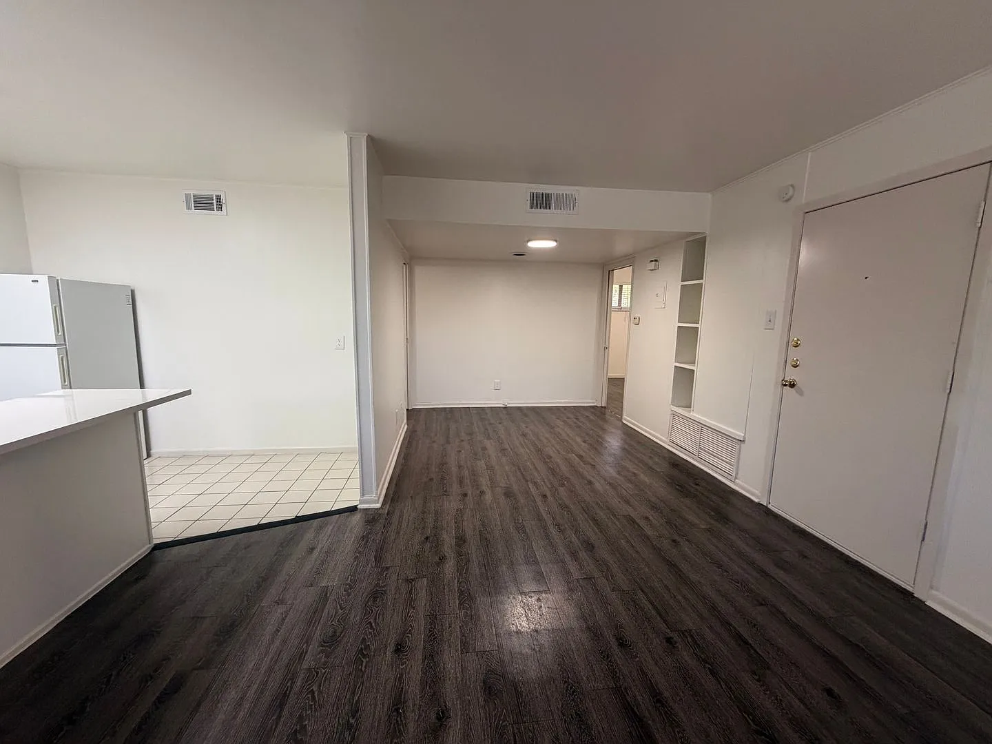 Shanti Apartments — Photo 2