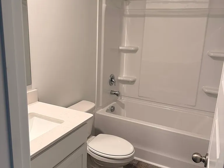 117 Azure Dr — Photo 6