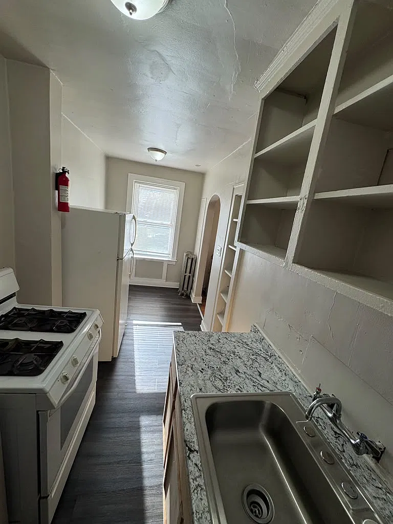 11255 Charlemagne Ave — Photo 4