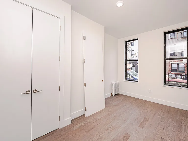 305 Harman St #1B — Photo 5