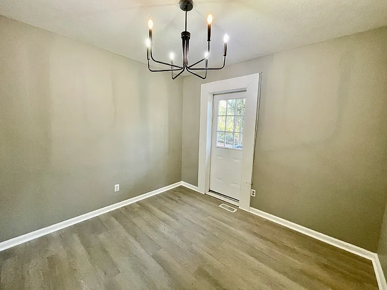452 Cloverhill Pl — Photo 6