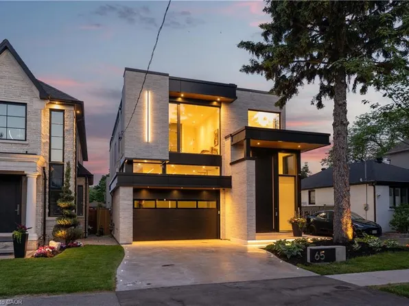 65 Edgecroft Rd, Toronto, ON M8Z 2C1