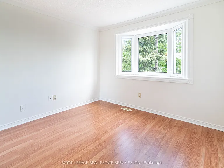 3301 Cambourne Cres — Photo 20