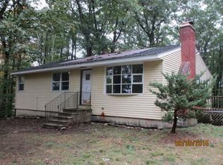 16 Ragged Hill Rd, Hubbardston, MA 01452
