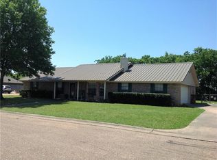 201 Bold Ruler St, Groesbeck, TX 76642