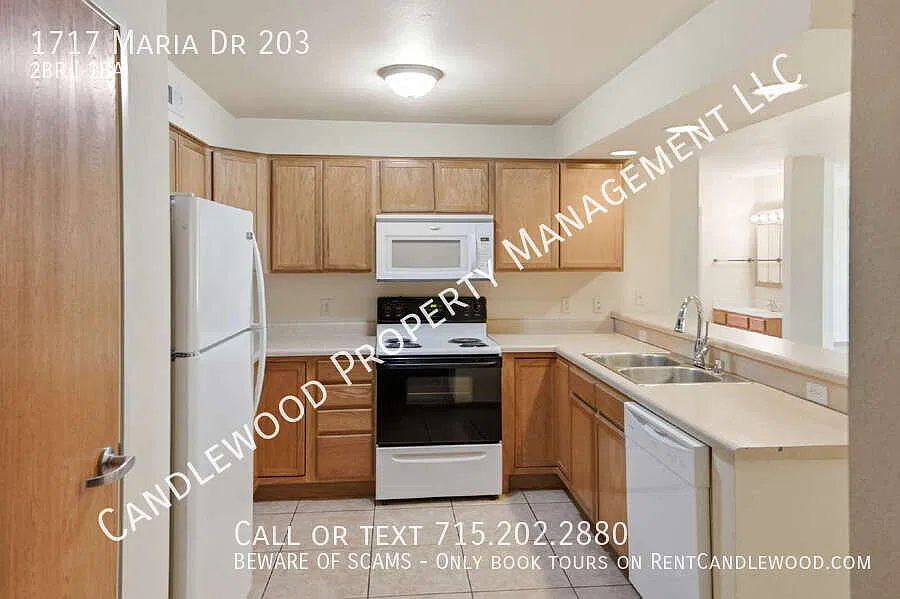 2 or 3 Bedroom Luxury Apartment Available Now! — Photo 2