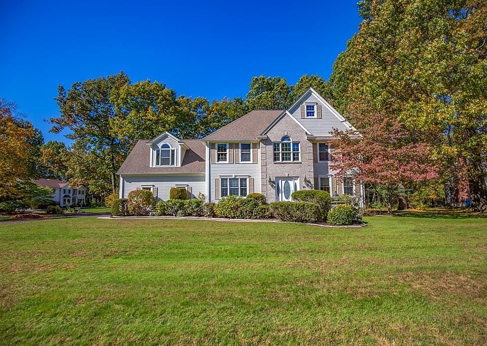 1st image of 35 Gary Dr