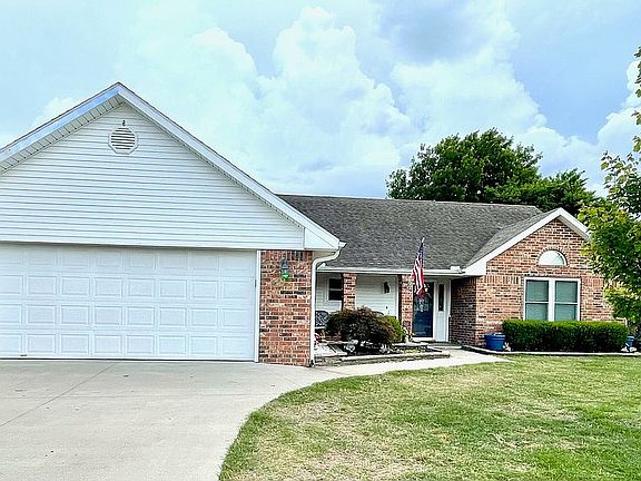 4th image of 3402 W Beech Dr