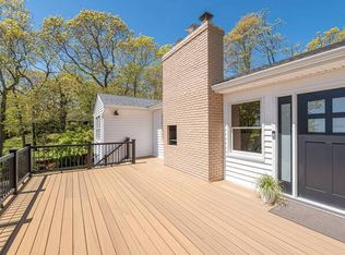 5 Mildred Pl, Hampton Bays, NY 11946