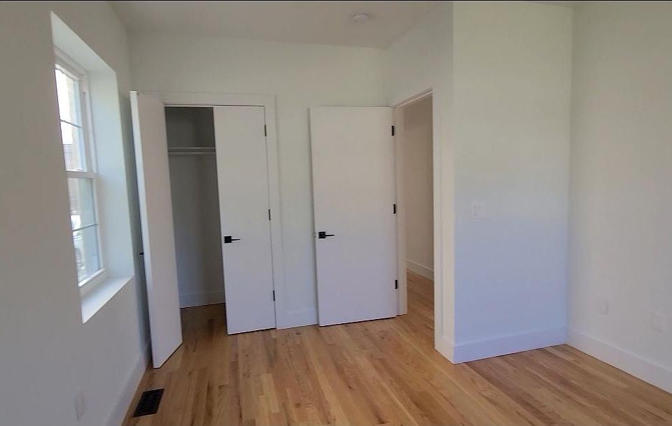 1st image of 721 Clarence Ave #1