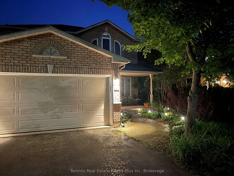 21 Nicholson Dr — Photo 2
