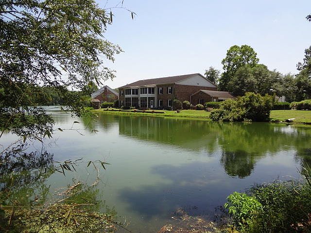 1st image of 103 Woodlake Dr #103
