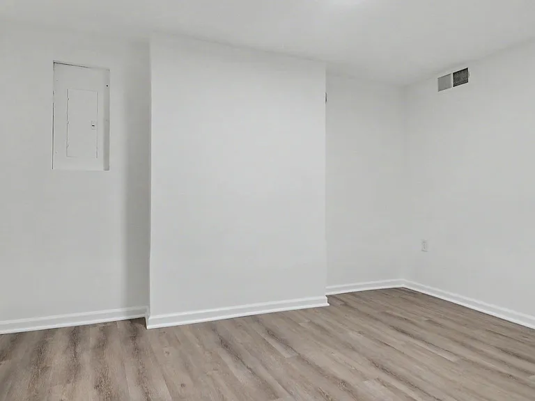 1028 Kenyon St NW — Photo 22