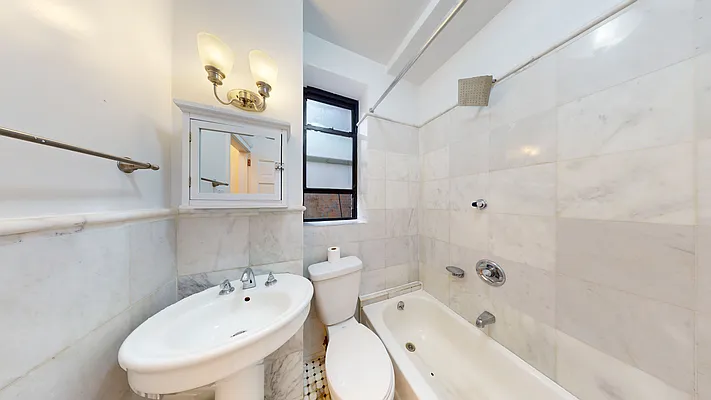 Rented by Bond New York | media 10