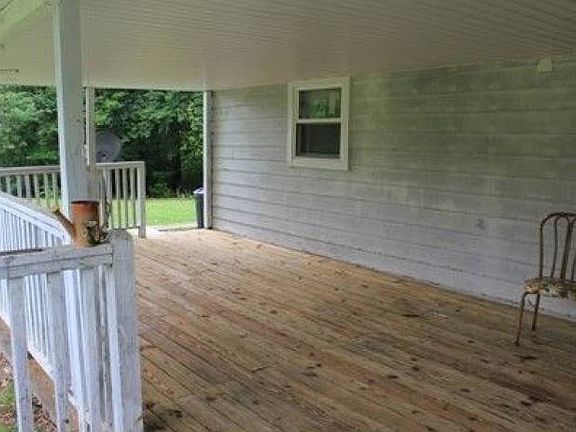 COVERED FRONT PORCH