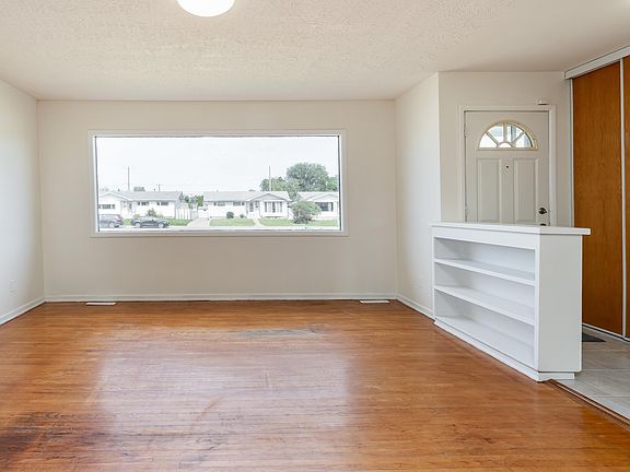 5th image of 16029 95th Ave NW