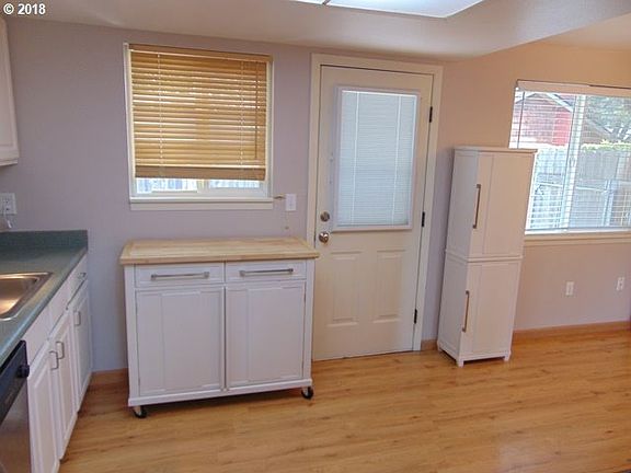 5th image of 3903 E 18th St APT 31