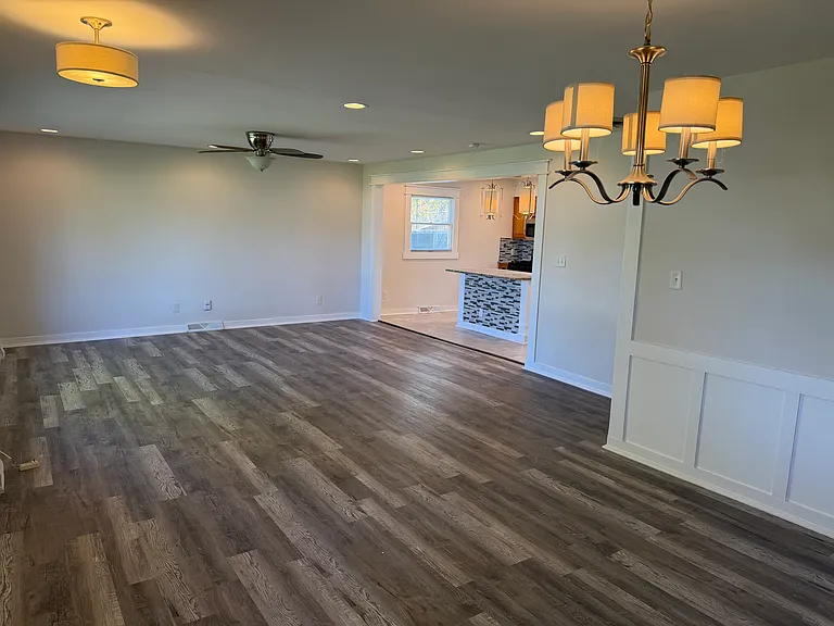 1713 E 46th Ave — Photo 6