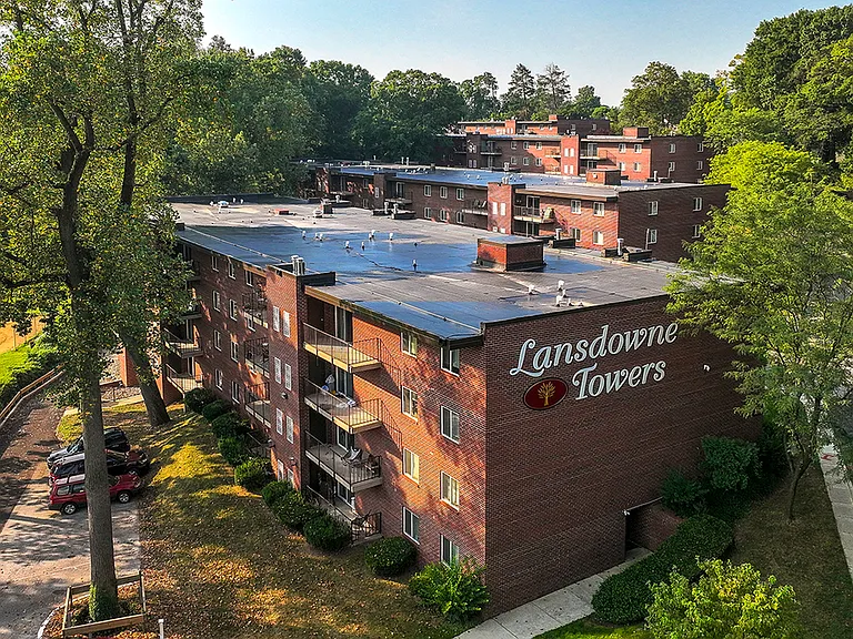 Lansdowne Towers Apartments — Photo 7