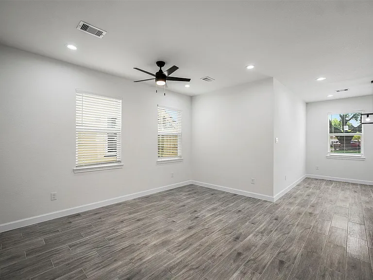 1078 Saint Clair St #A — Photo 14