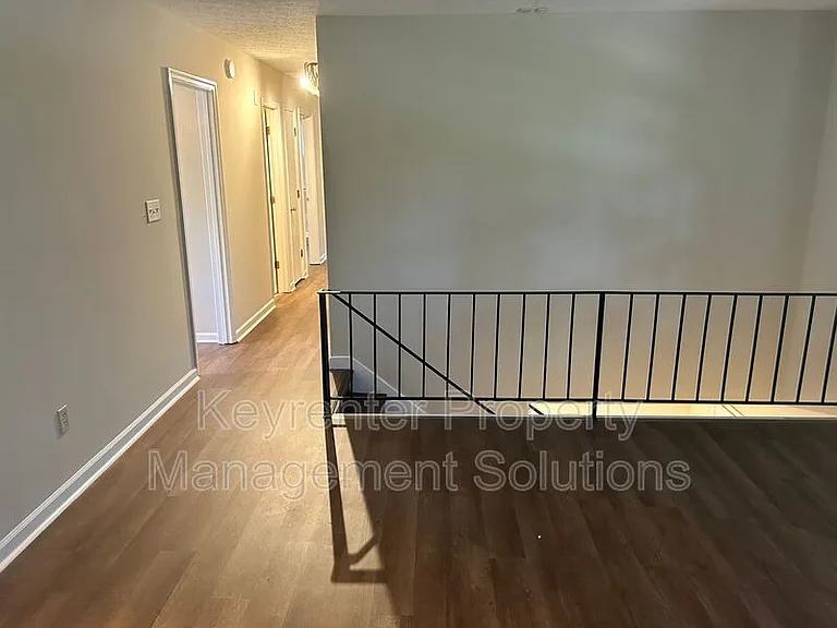 510 Shore Rd — Photo 8