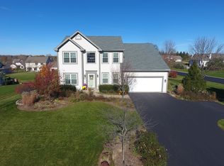 N66W13618 Crestwood Dr, Menomonee Falls, WI