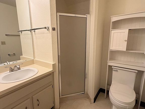 5th image of 830 London Green Way