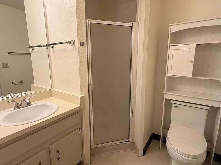 830 London Green Way — Photo 5