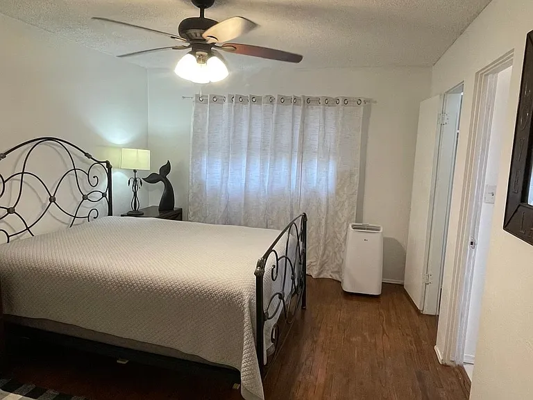 4068 Oakcrest Dr #3 — Photo 9