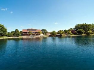 12 Highridge Rd, Willowbrook, IL 60527