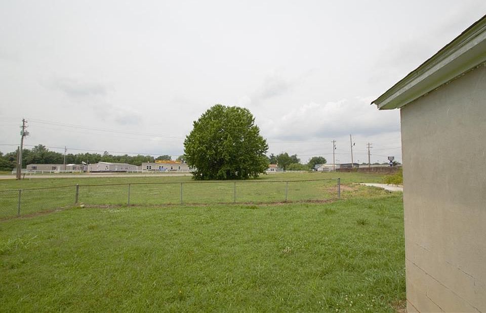 2nd image of 11602 Old Highway 71