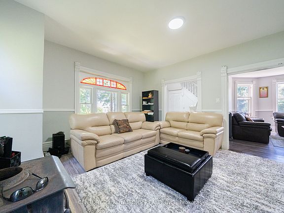 5th image of 5112 King St