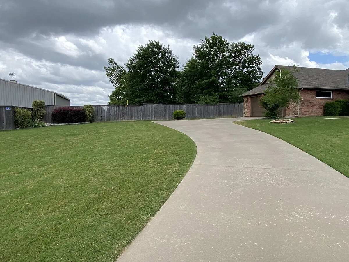 3 bed, 2.0 bath, 1722 sqft, $2,195 — Photo 4