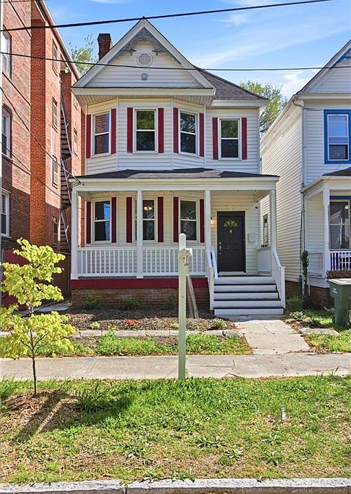 1st image of 205 W 36th St