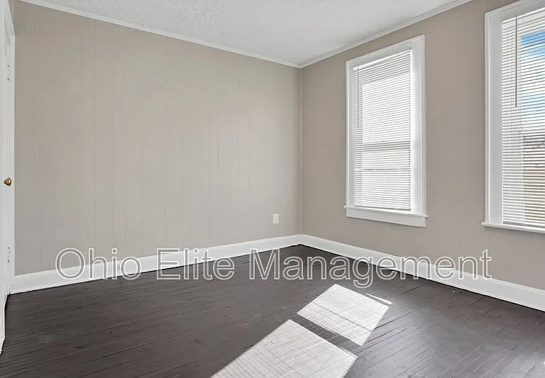 793 E Starr Ave — Photo 23