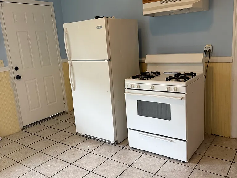 937 Social St #2R — Photo 5
