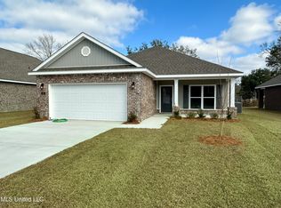 59 Saltmeadow Cir, Ocean Springs, MS 39564
