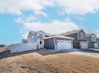 1295 Rachel Dr W, West Fargo, ND