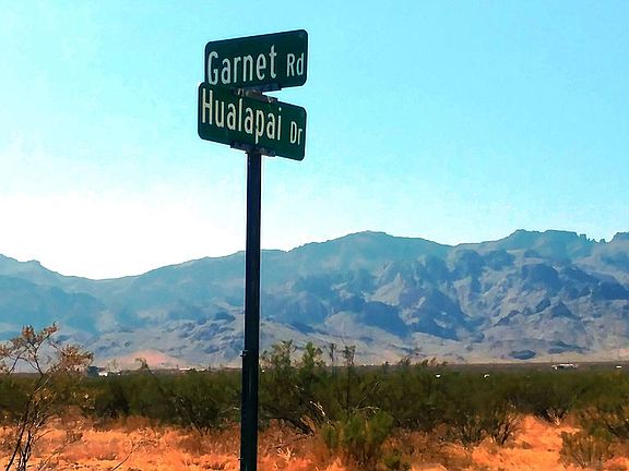 Nearest major cross streets