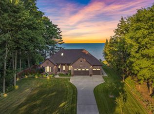5226 Lakeshore Rd, Deckerville, MI 48427