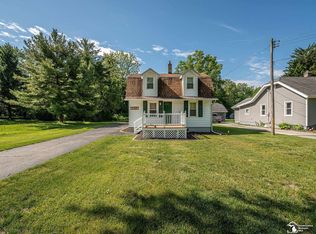 1149 W Dean Rd, Temperance, MI 48182