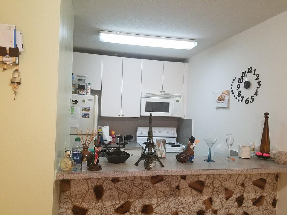 1st image of 1225 NE 124th St APT 38B