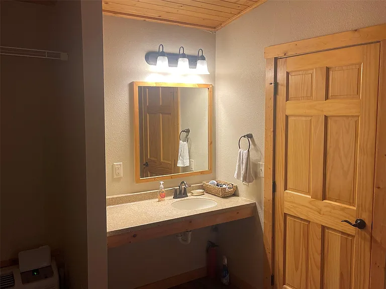 1104 Rorem Ave #3 — Photo 10