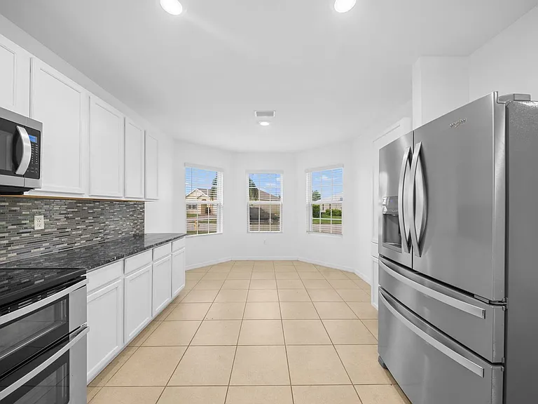 10464 Canal Brook Ln — Photo 8