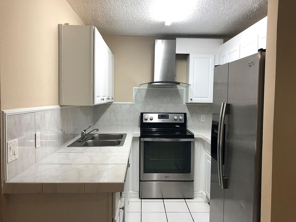 1st image of 479 Glenwood Dr